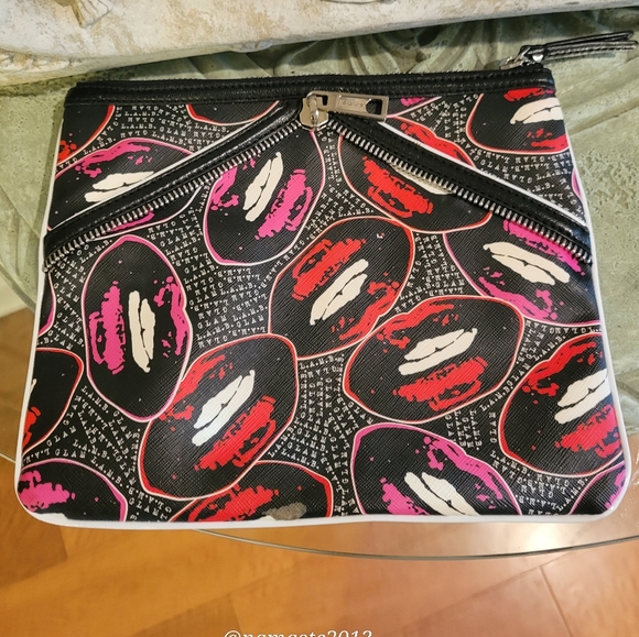 L.A.M.B. by Gwen Stefani Glam Lips Kisses Xoxo Luxury Designer Bag #602 - Picture 3 of 11